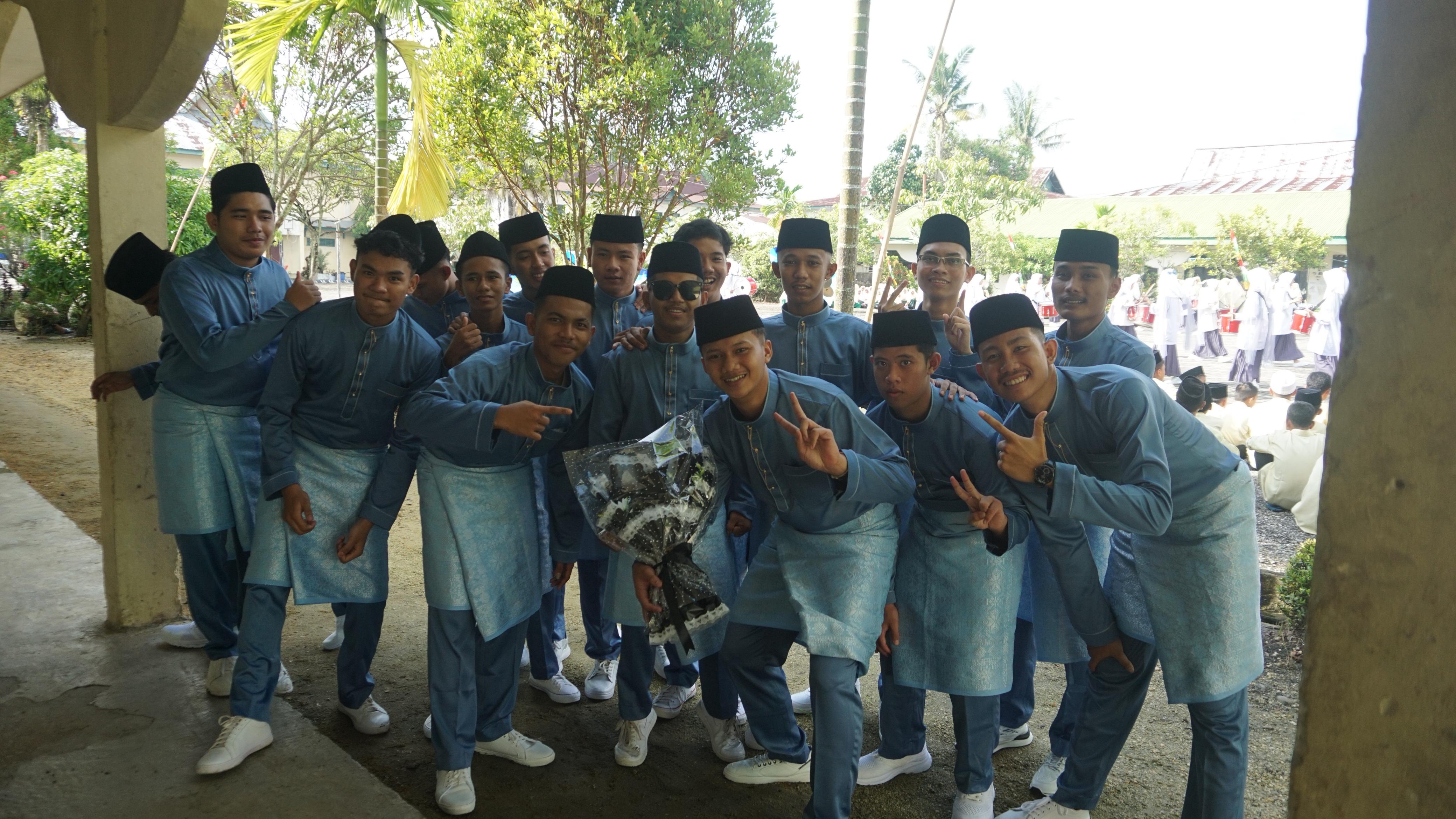 Kalah Menang Tetap Bersama